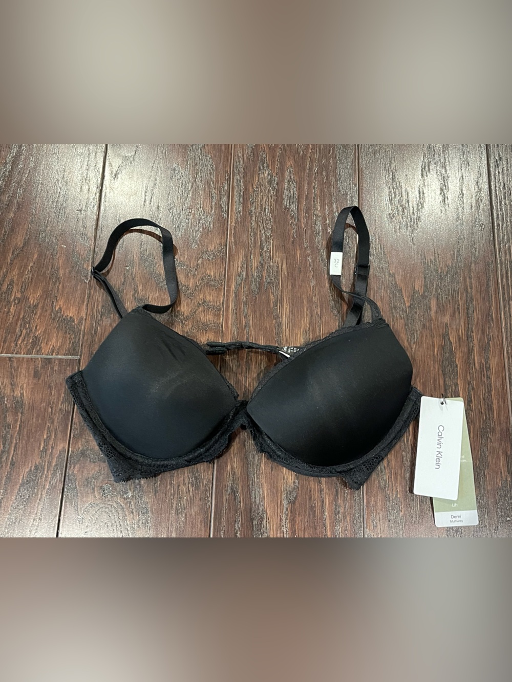 Calvin Klein Women Size 32C Seductive Comfort Lace Lift Demi Bra Black New